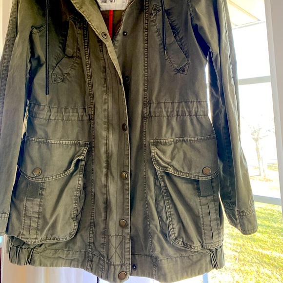Spring Jacket from Garage, army green, zippers and buttons as desired, has hood! - Picture 2 of 6